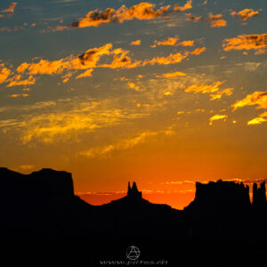 Monument Valley Sunsries